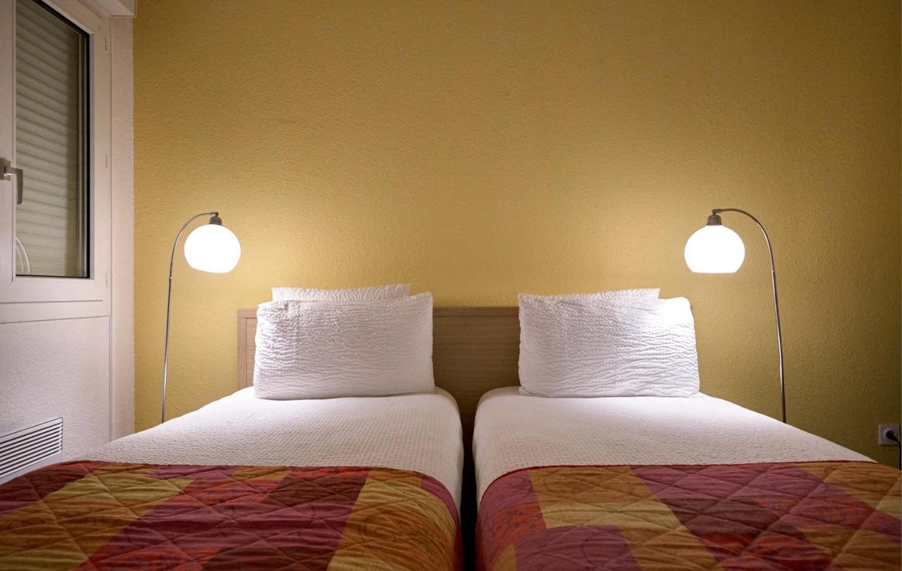 Logis Hotel Le Moulin Des Gardelles Риом Экстерьер фото