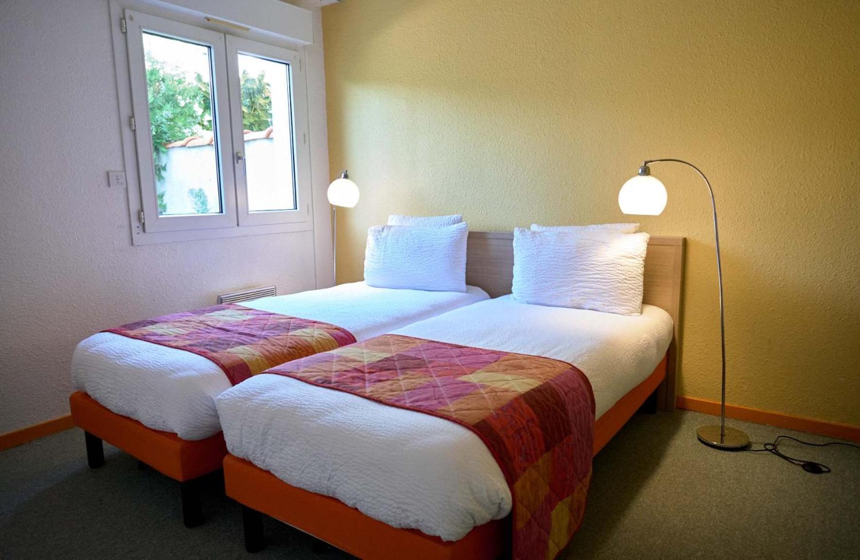 Logis Hotel Le Moulin Des Gardelles Риом Экстерьер фото