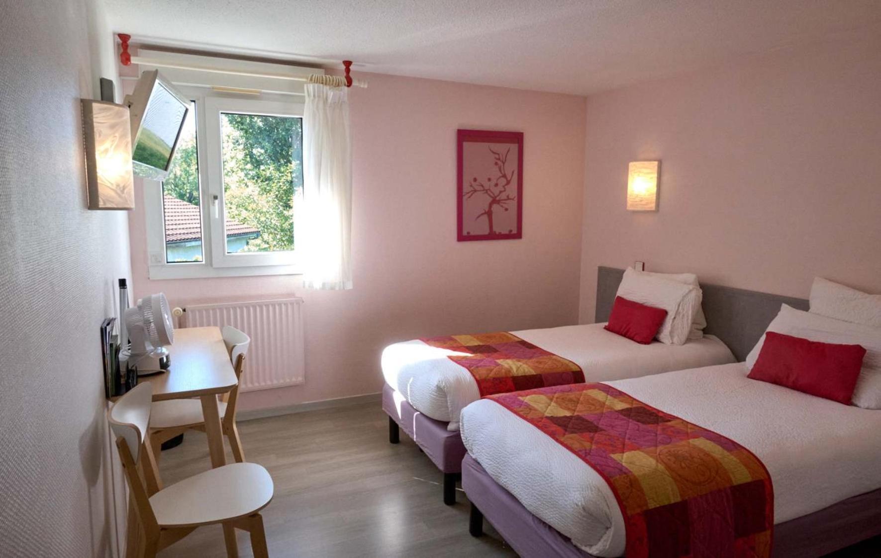 Logis Hotel Le Moulin Des Gardelles Риом Экстерьер фото