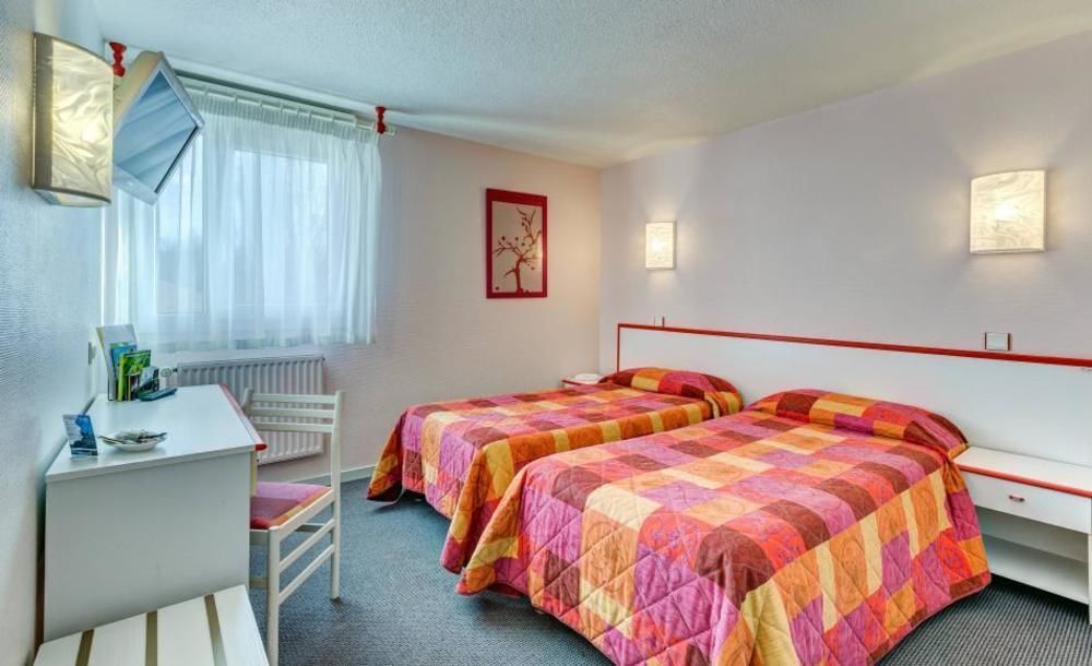 Logis Hotel Le Moulin Des Gardelles Риом Экстерьер фото