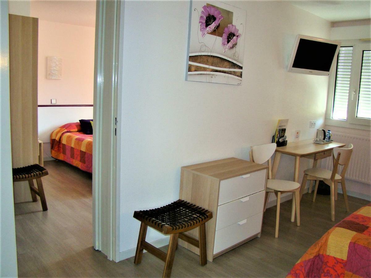Logis Hotel Le Moulin Des Gardelles Риом Экстерьер фото